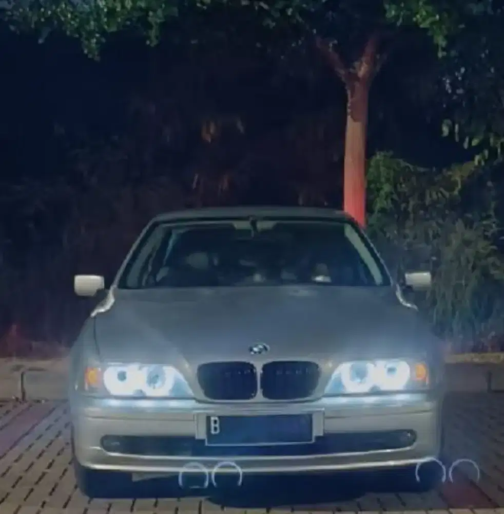 BMW 520i 2002 Bensin A/T 520i Sliver