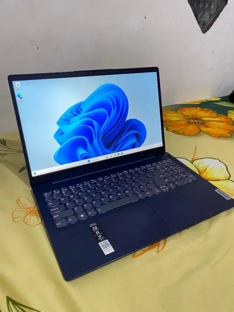 Laptop lenovo Amd Ryzen 7 gen 7 Ram 8 GB SSD 512