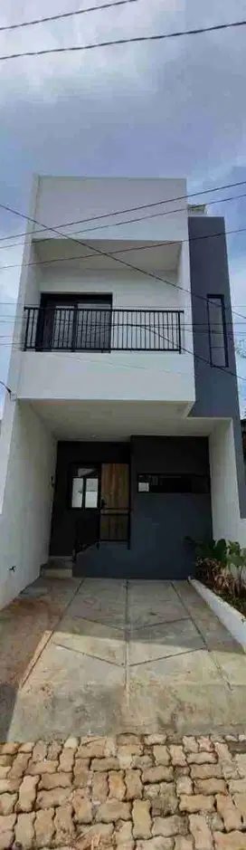 Rumah mewah 2 lantai Ciracas 3 kamar tidur bisa KPR Askes LRT Ciracas Jakarta Timur