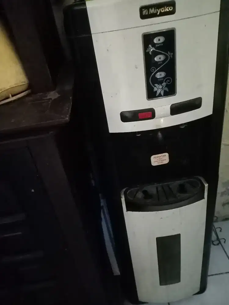 Dijual dispenser