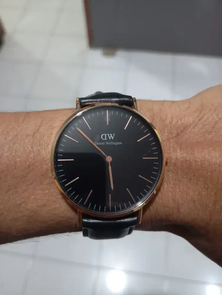 JAM TANGAN MERK DW