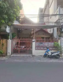 ( PUSAT KOTA ) RUMAH USAHA / KANTOR DI JL PEKUNDEN BARAT SEMARANG TENGAH