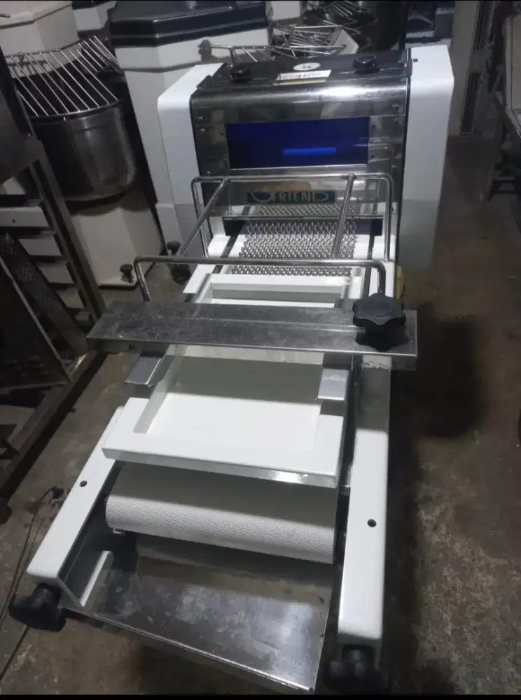 Mesin dough moulder long merk First bake Taiwan rolling bahan teflon
