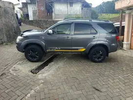 Toyota Fortuner 2006 Bensin