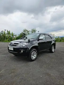 Toyota Fortuner V 4x4 bensin matic 2008