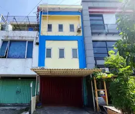 Siap Huni Full Renovasi ‼️Ruko 3 Lantai Rungkut Asri Utara Bebas Banji
