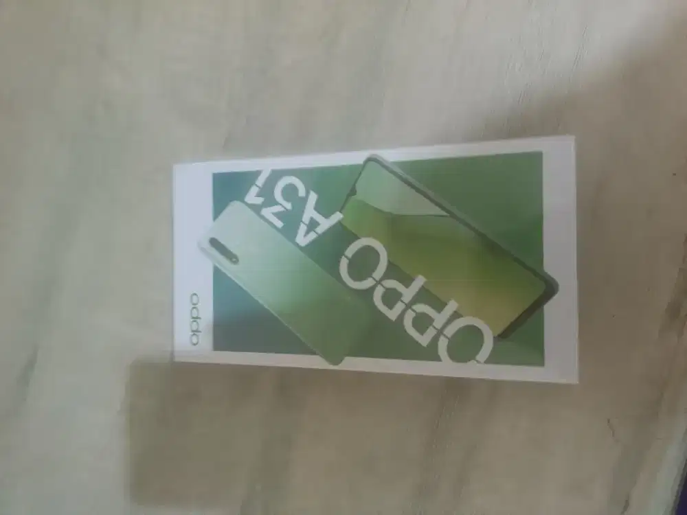 oppo a31 ram 6/128 dapat hadiah mau jual aja masih segelan