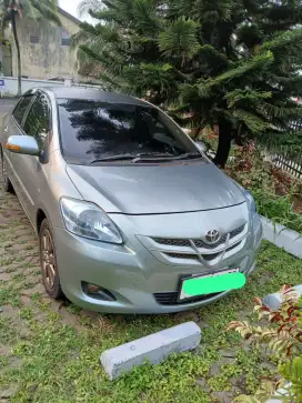 Toyota vios tipe G MT 2009 silver