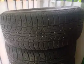 Ban mobil bekas