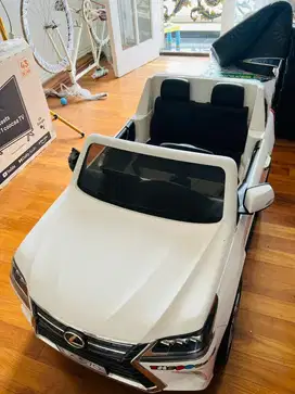 Mobil Aki dan remote control lexus,
