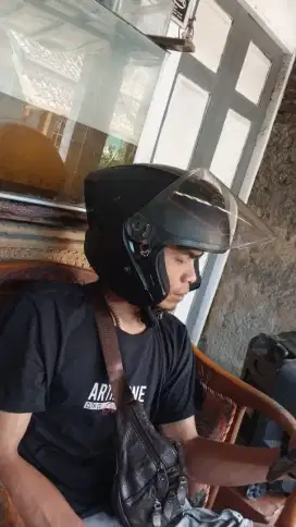 Helm js Armour bekas pakai