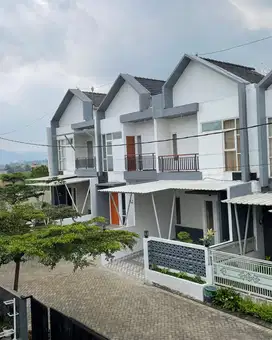 FREE FURNITURE| VILLA 2 LT KOTA BATU 10 MENIT DARI JATIMPARK 2 & BNS