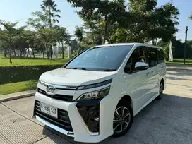 Toyota Voxy 2019 Putih KM LOW