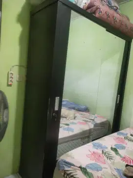 Di jual lemari baju kaca 2 Pintu