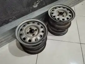 Velg Kempyeng Mobil