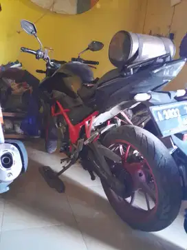 Dijual motor cb merah hitam tahun 2016