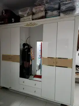 Lemari Pakaian/Baju