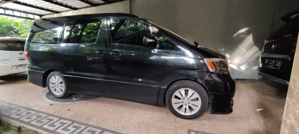 Dijual santai Toyota Alphard type v 2.4