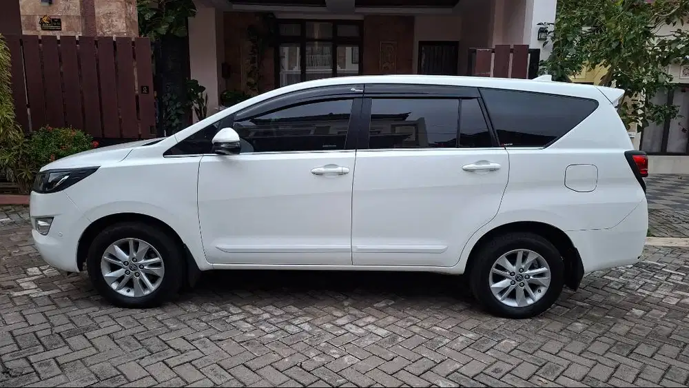 TOYOTA INNOVA REBORN 2.4 V A/T 2019 ISTIMEWA
