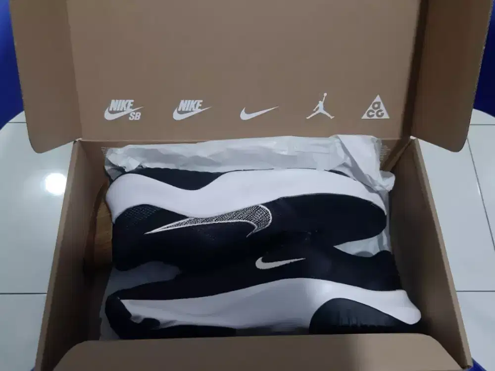Sepatu Nike Legend Essential 3 Black Size 43 Brand New Original100%