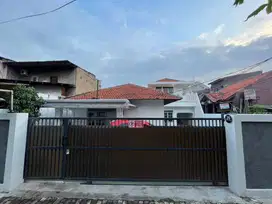 Di Jual Cepat Rumah Luas dan MurahDi Pejaten Timur Jaksel