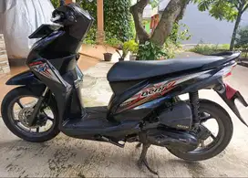 Honda Beat CBS ISS warna hitam 2015
