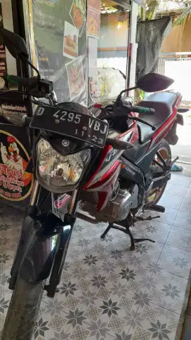 Di jual  cepat motor yamaha vixion tahun 2013