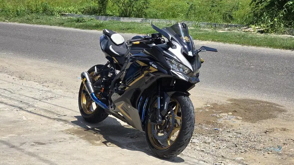 KAWASAKI ZX25 R 250cc