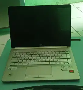 Laptop hp second amd athlon silver 3050u with radeon graphics 4gb