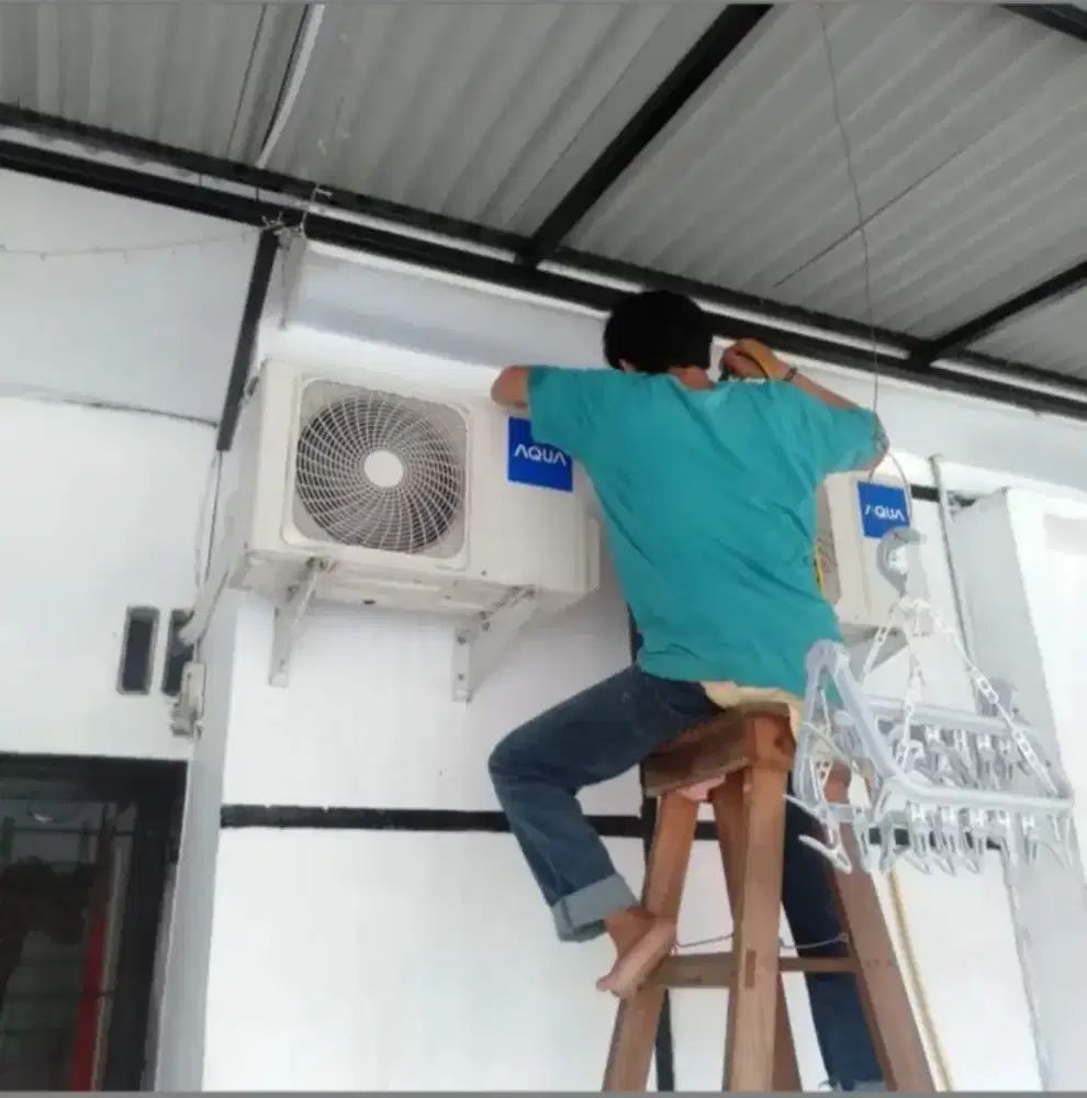 Service AC dan bongkar pasang AC