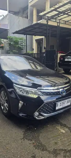 Toyota Camry 2.5 L A/T Hybrid