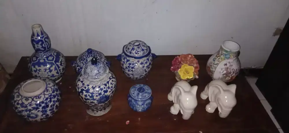 Guci / Pajangan 8 Pcs