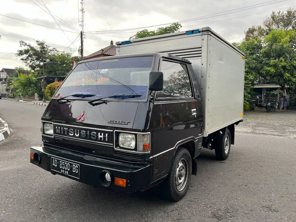 Mitsubishi Colt L300 2.5 BOX MT 2006