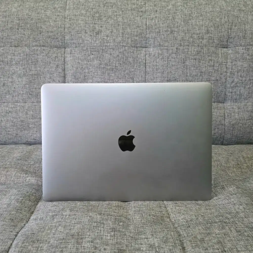 Macbook Pro Core i7 RAM 16/256GB Touchbar 2016 Mulus