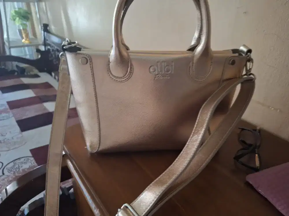 Tas selempang gold