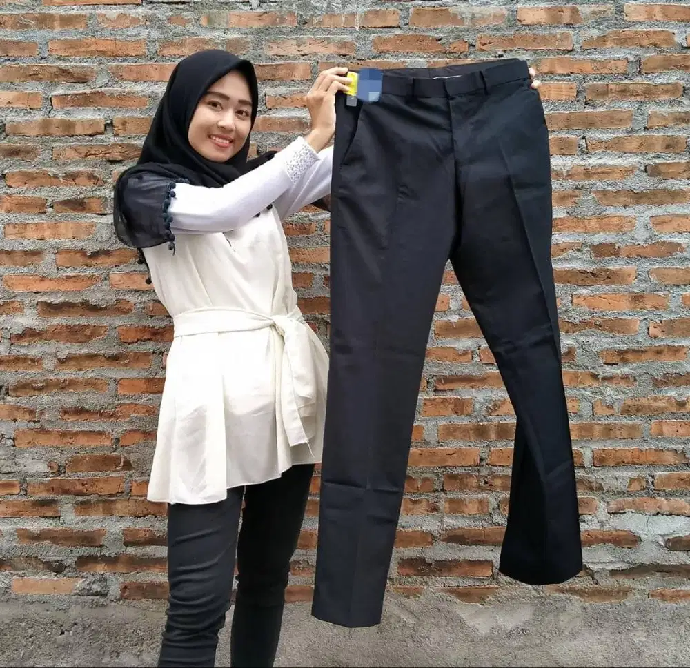 Celana Hitam Ori Matahari