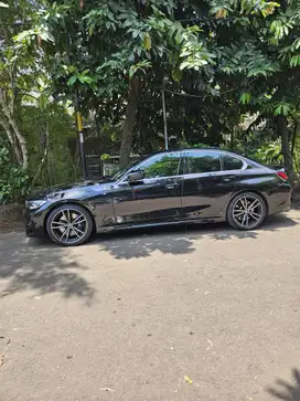 BMW 330i 2021 KM 25rb Istimewa
