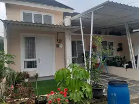 Dijual Cepat – Over Kredit Rumah Cantik Posisi Hook