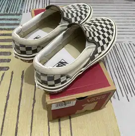 Vans slip on checkerboard
