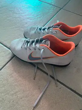Sepatu futsal anak size 36.5 asli nike mercurial vapor 12