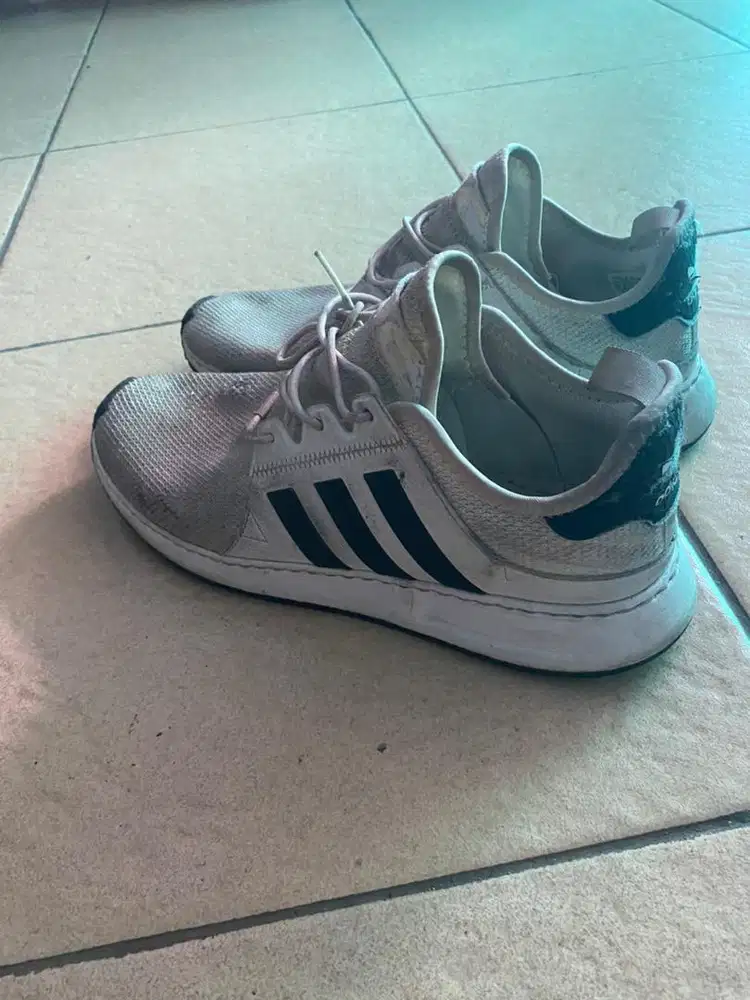 Sepatu adidas asli original ukuran 44