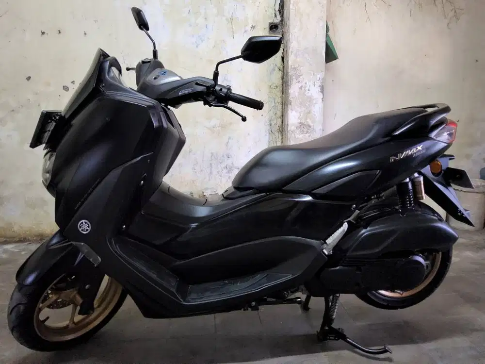 Nmax 2023 hitam mulus