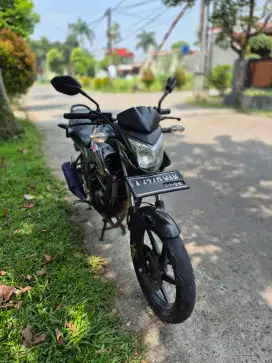 Dijual Honda CB150R tahun 2014 pajak hidup mesin bagus