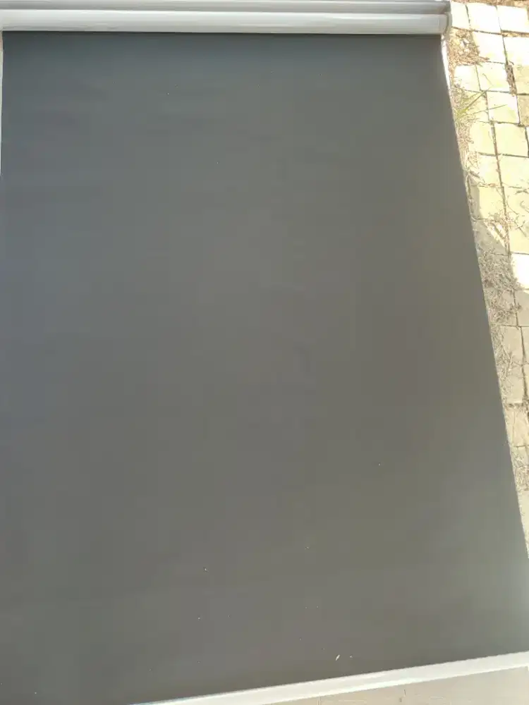 Roller Blind Hitam Blackout 99%