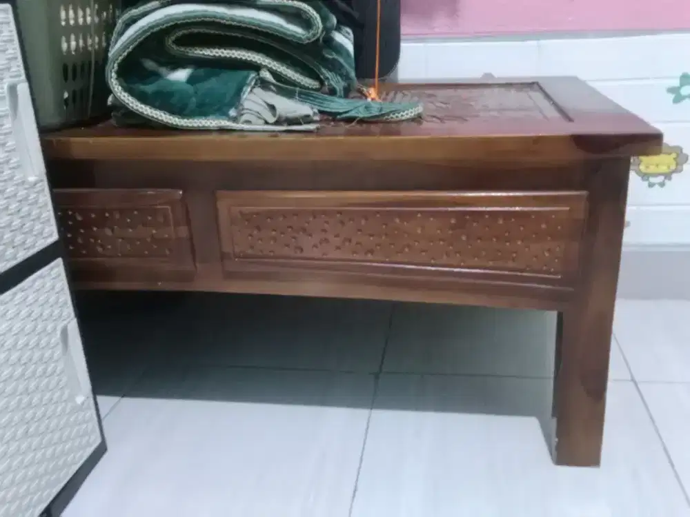 Dijual 1 set kursi meja kayu