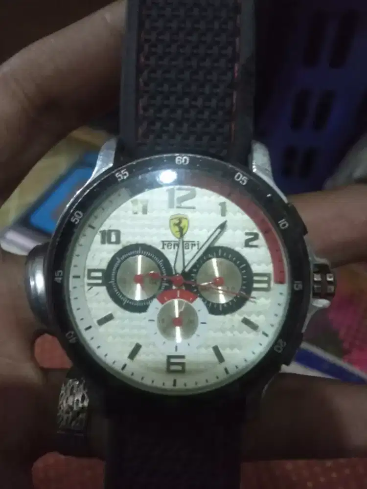 Jan tangan merk FERARRI ORI.