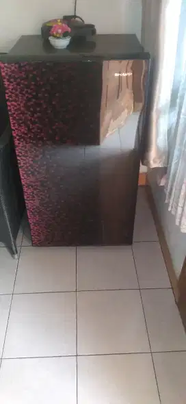 Sharp 1 pintu. Normal dan dingin