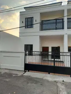 Dijual Rumah di Taman Kopo Indah 1 Bandung, Bagus Mewah Lantai Granit