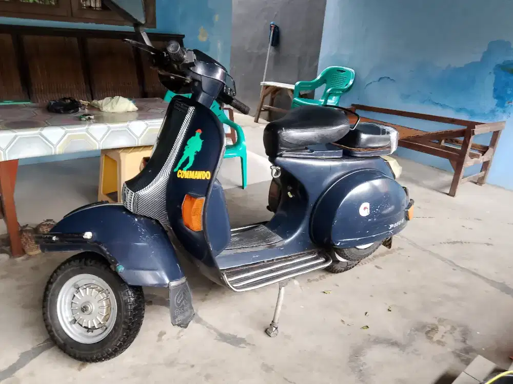 Vespa sera p150 .s  THN 1985