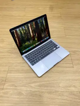 MacBook Pro 2020 M1 , 13 inch , 16/512